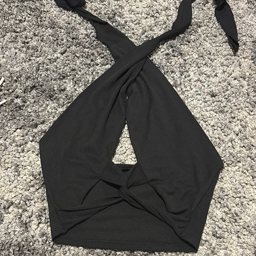 SHEIN Black Sleeveless Cut Out Crop Top